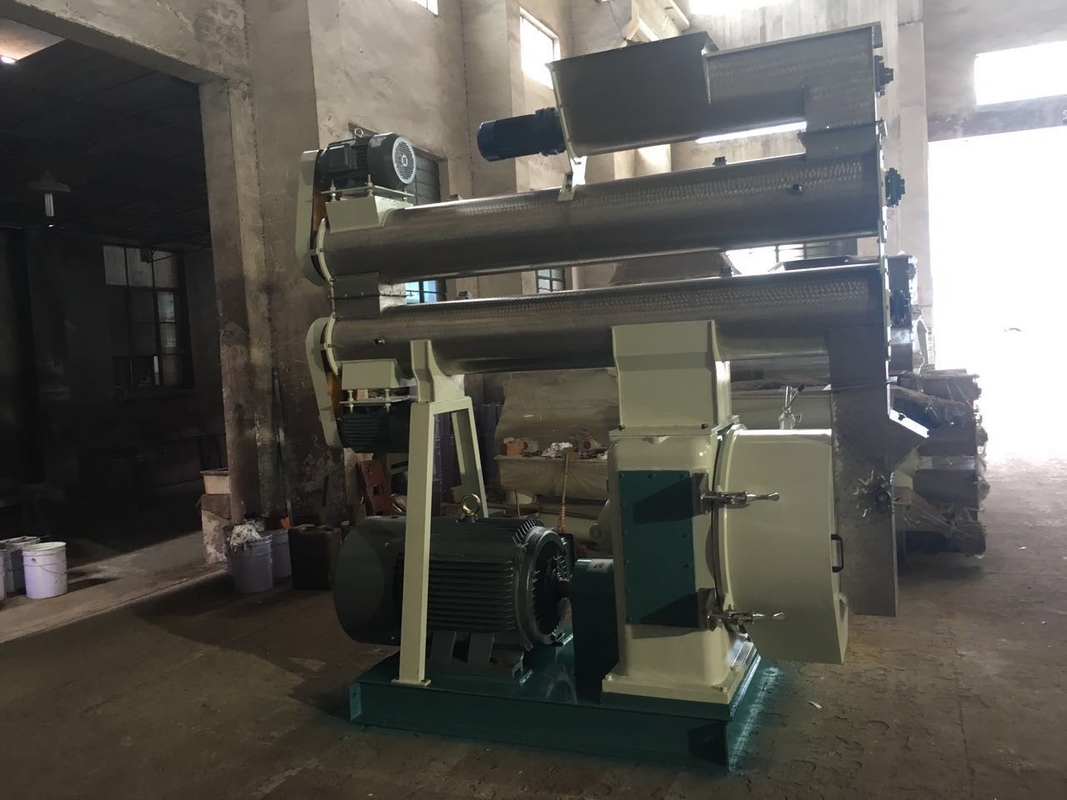 Sawdust Wood Ring Die Pellet Mill Chicken Poultry Feed Machinery 110kw 18th